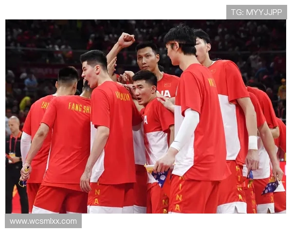 中国篮球队逆转胜菲律宾队成功晋级世界杯八强 展现强大团队实力