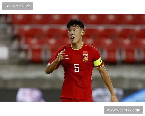 中国足球迎战亚洲强敌 热身赛展现全新阵容拼搏精神