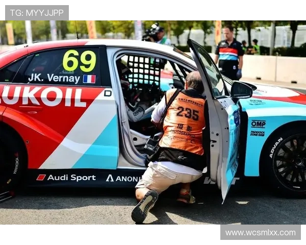 新赛季一级方程式车坛风云再起各车队升级争锋看点十足亮点频现吸睛