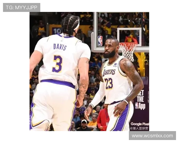 湖人逆转勇士取得季前赛胜利 詹姆斯与戴维斯展现默契配合